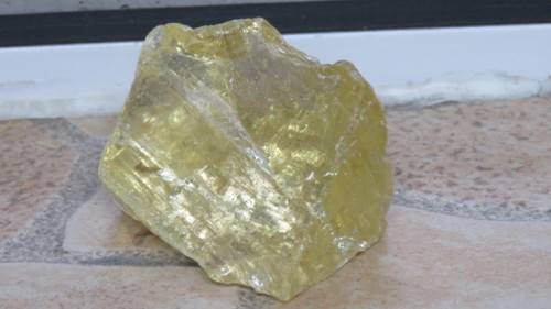 Gorgeous Golden Apatite Natural Stone Crystal 6,5 x 4 x 3,5 cm