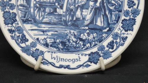 Fantastic Vintage Blauw Delfts Royal Distel Handpainted `Wijnoogst` Small Plate D: 16 cm