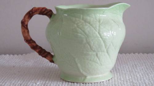 Fantastic Vintage Carlton Ware Custard Jug With Foxglove Pattern H: 11 cm