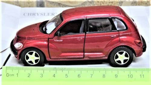 Boxed Kinsmart Die Cast Chrysler PT Cruiser With Pull Back Action #5031 Scale 1:34 L: 12 cm