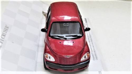 Boxed Kinsmart Die Cast Chrysler PT Cruiser With Pull Back Action #5031 Scale 1:34 L: 12 cm
