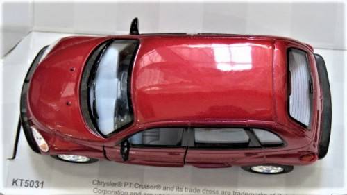 Boxed Kinsmart Die Cast Chrysler PT Cruiser With Pull Back Action #5031 Scale 1:34 L: 12 cm