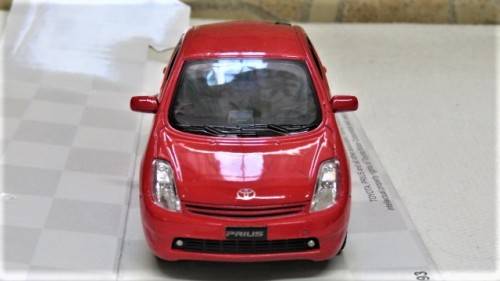 Boxed Kinsmart Die Cast Toyota Prius With Pull Back Action #KT5093 Scale 1:34 L: 12,5 cm