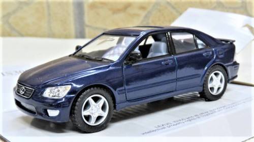 Boxed Kinsmart Die Cast Lexus IS300 With Pull Back Action #KT5046 Scale 1:34 L: 12,5 cm