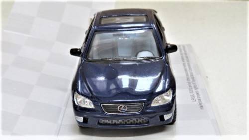Boxed Kinsmart Die Cast Lexus IS300 With Pull Back Action #KT5046 Scale 1:34 L: 12,5 cm
