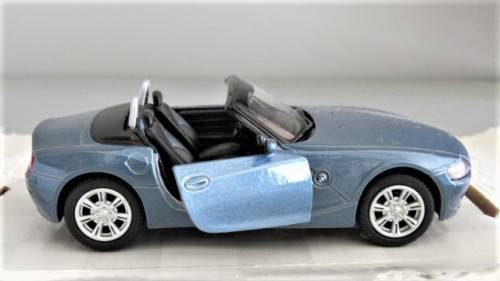 Stunning Boxed Kinsmart Die Cast BMW Z4 With Pull Back Action Scale 1:32 L: 12,5 cm