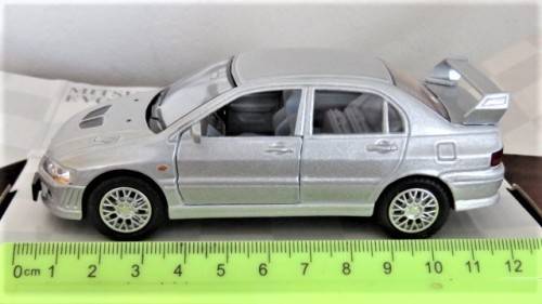 Boxed Kinsmart Die Cast Mitsubishi Lancer Evolution VII With Pull Back Action #KT5052 1:36 13 cm