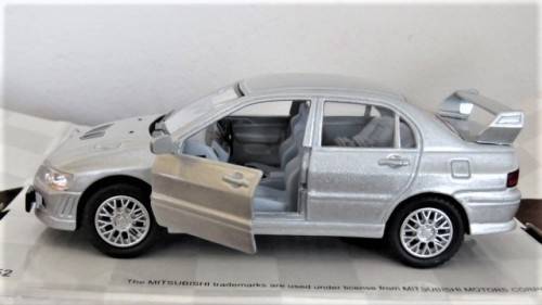 Boxed Kinsmart Die Cast Mitsubishi Lancer Evolution VII With Pull Back Action #KT5052 1:36 13 cm