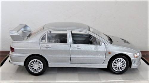 Boxed Kinsmart Die Cast Mitsubishi Lancer Evolution VII With Pull Back Action #KT5052 1:36 13 cm