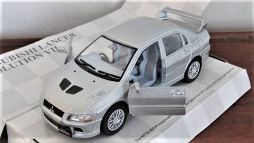 Boxed Kinsmart Die Cast Mitsubishi Lancer Evolution VII With Pull Back Action #KT5052 1:36 13 cm