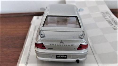 Boxed Kinsmart Die Cast Mitsubishi Lancer Evolution VII With Pull Back Action #KT5052 1:36 13 cm