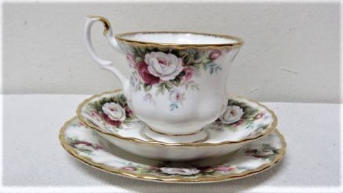 Stunning Vintage Royal Albert Bone China `Celebration` Trio