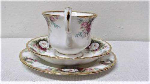 Stunning Vintage Royal Albert Bone China `Celebration` Trio