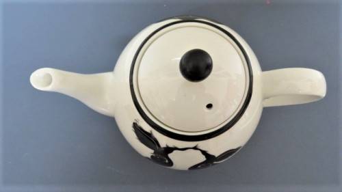 Wonderful Vintage Arthur Wood Staffordshire `Back To Front` Cow Teapot H: 180 mm