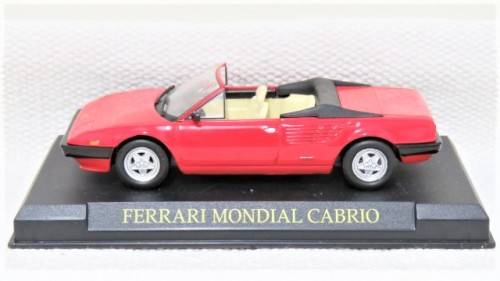 Fabulous Die Cast Ferrari Mondial Cabrio No Hard Plastic Cover Made in China Scale 1:43 L: 105 mm