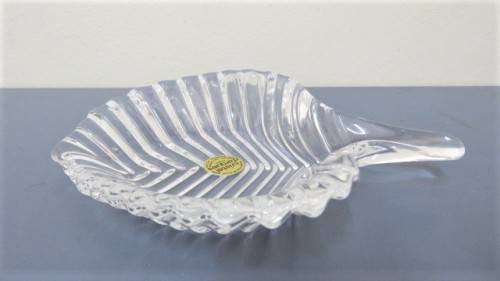 Vintage Cristal D`Arques France Genuine Lead Crystal Glass Leaf-Shaped Dish 175 x 140 mm