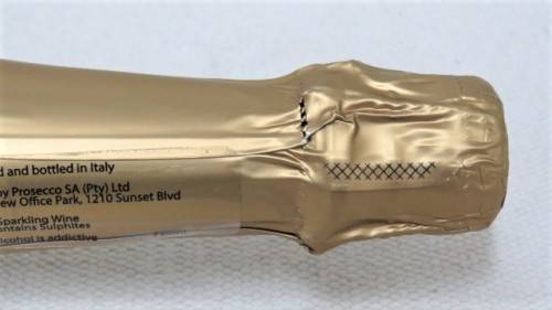 Sealed 750ml Bottle of Award Winning Valdo Marca Oro Prosecco Extra Dry Sparkling Wine