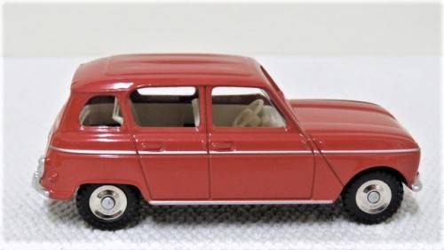 Boxed Dinky Toys DeAgostini Die Cast Renault 4L #518 Scale 1:43 L: 85 mm