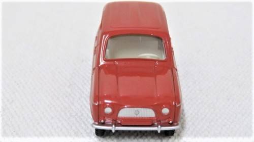 Boxed Dinky Toys DeAgostini Die Cast Renault 4L #518 Scale 1:43 L: 85 mm