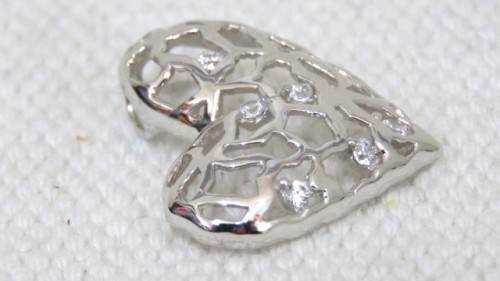 Beautiful Vintage Sterling Silver 925 Openwork Heart Pendant Small Clear Stones 26 x 28 mm (4.4 g)