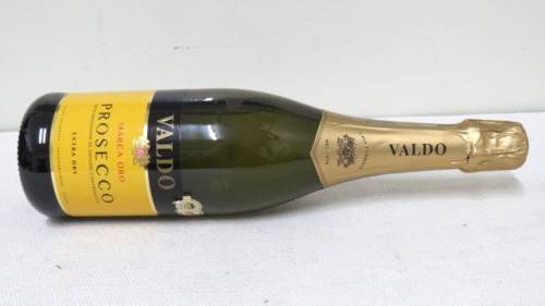 Sealed 750ml Bottle of Award Winning Valdo Marca Oro Prosecco Extra Dry Sparkling Wine