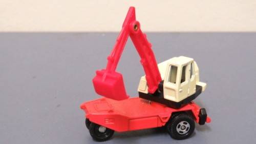 Vintage Tomy Tomica Die Cast 1979 Yutani Shovel TY45 #51 No Box Scale 1:90 L: 70 mm SOLD AS IS