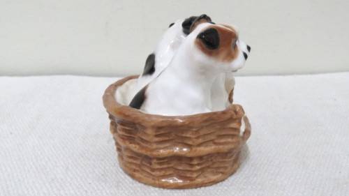 Vintage 1940`s Royal Doulton `Terrier Puppies In Basket` Porcelain Figurine HN 2588 80 x 75 mm