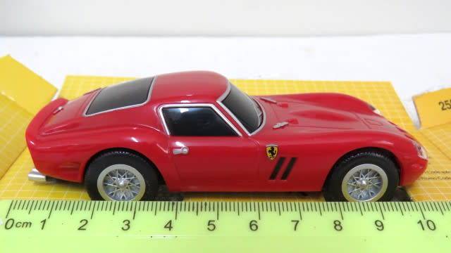 Boxed Shell V-Power Ferrari Official Licensed Product Ferrari 250 GTO Scale 1:38 L: 110 mm