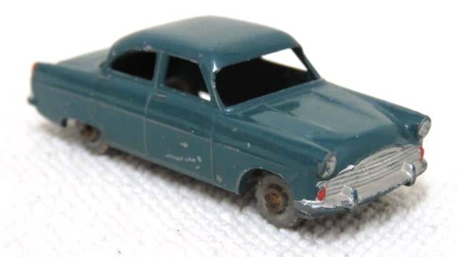 Wonderful Vintage Lesney Die Cast Ford Zodiac No. 33 No Box Scale 1:64 L: 68 mm SOLD AS IS