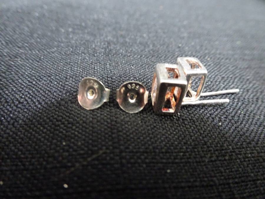 Beautiful Silver Diamante Square Stud Earring Set Marked 925 (2.3 Gram)