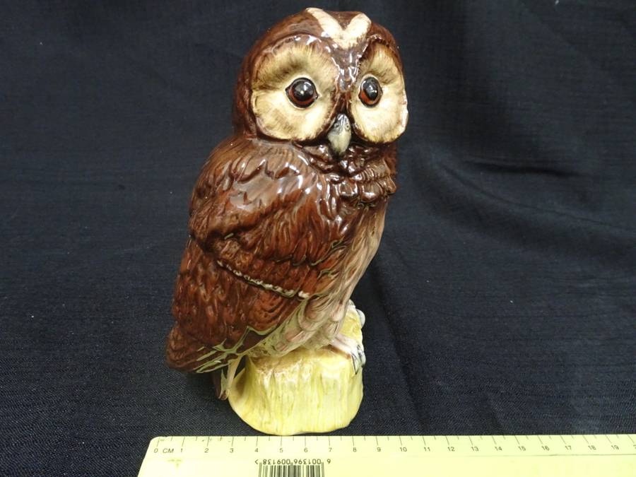 Vintage Royal Doulton Tawny Owl 1984 Whyte & Mackay Scotch Whiskey Glasgow Scotland (Empty)