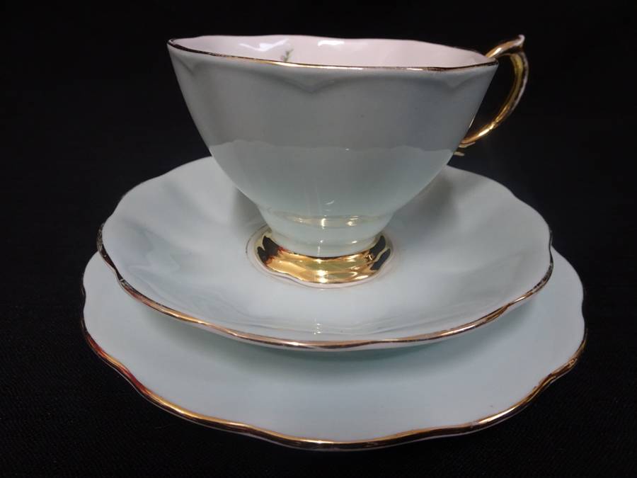 Stunning Vintage Royal Albert Trio Fine Bone China Set Made In England