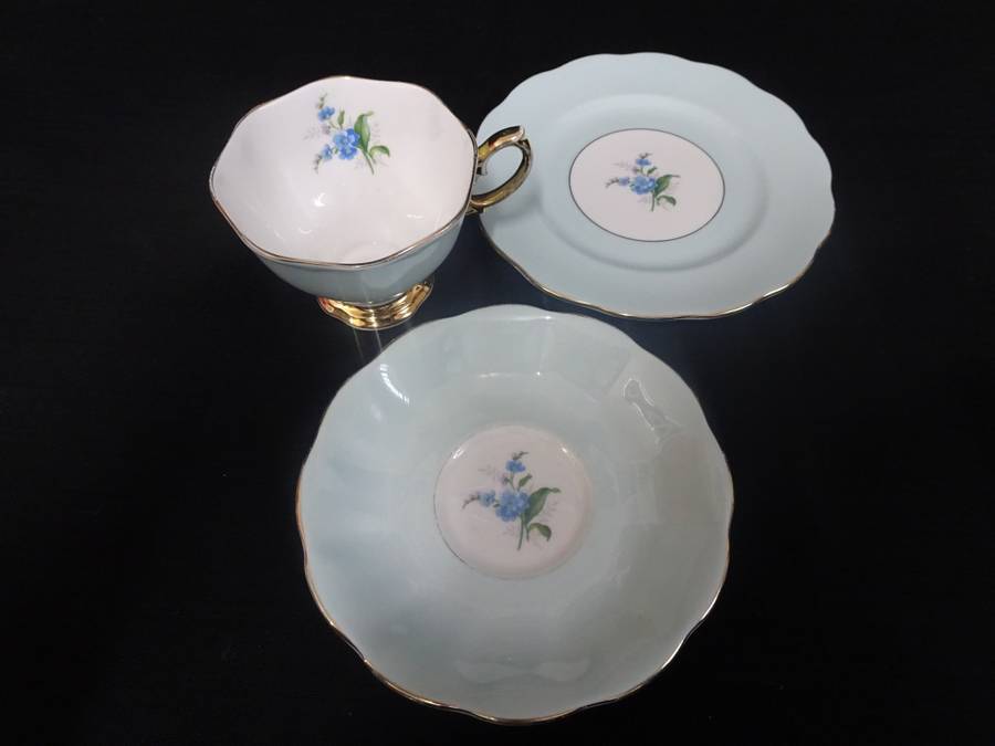 Stunning Vintage Royal Albert Trio Fine Bone China Set Made In England
