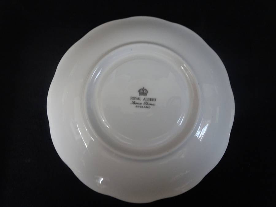 Stunning Vintage Royal Albert Trio Fine Bone China Set Made In England