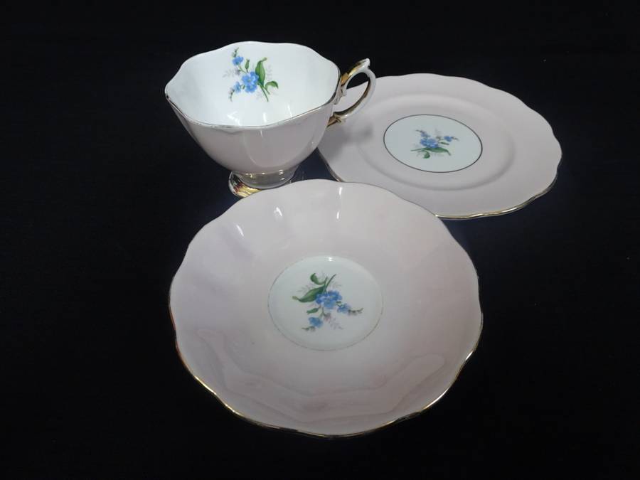 Stunning Vintage Royal Albert Trio Fine Bone China Set Made In England