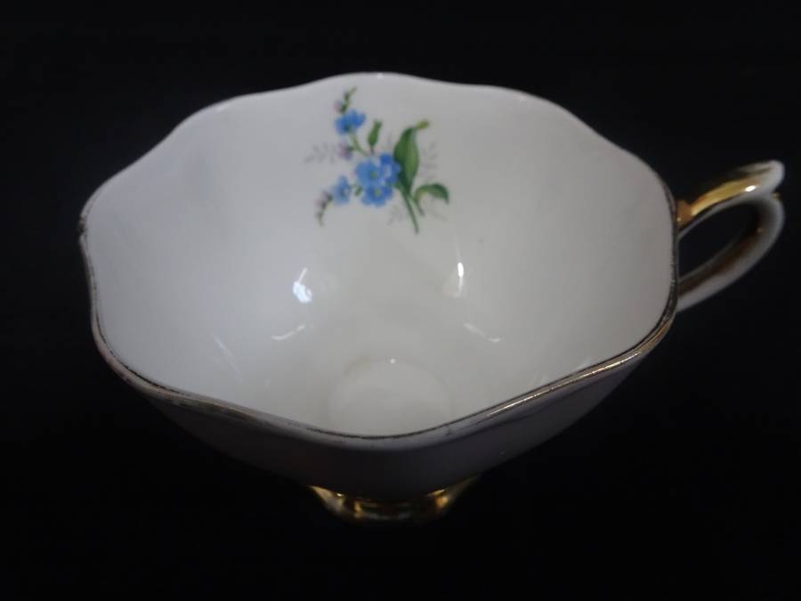 Stunning Vintage Royal Albert Trio Fine Bone China Set Made In England