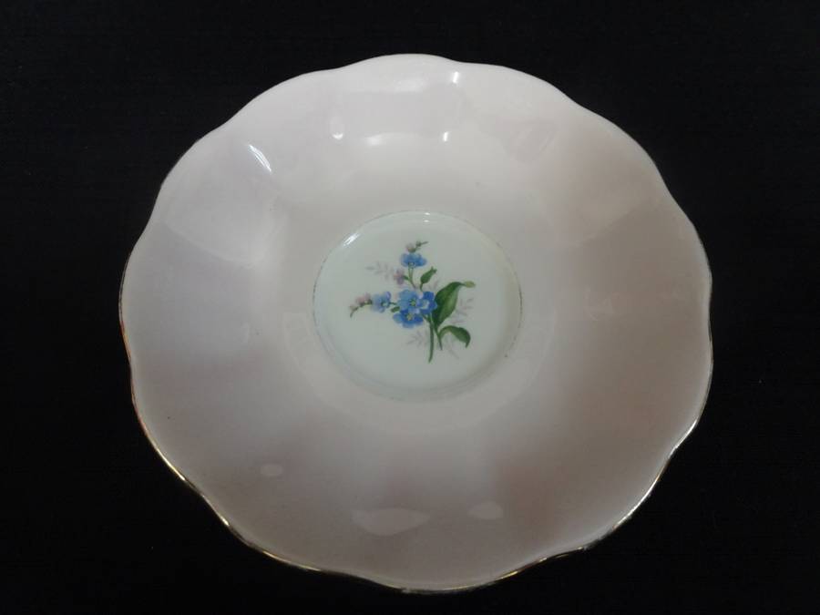 Stunning Vintage Royal Albert Trio Fine Bone China Set Made In England