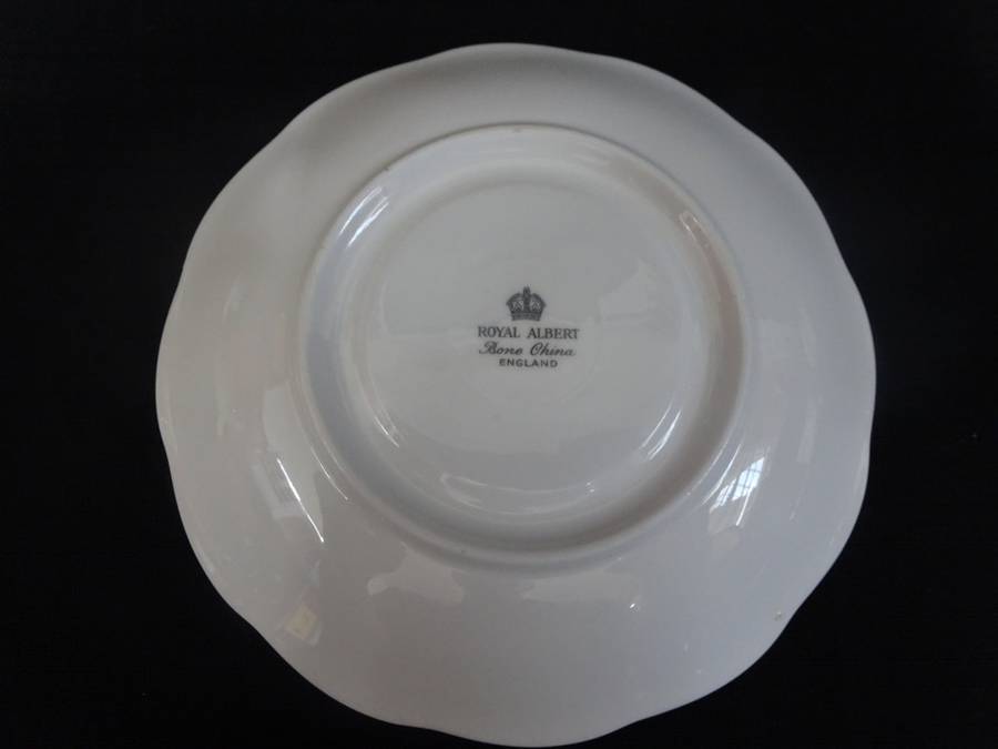 Stunning Vintage Royal Albert Trio Fine Bone China Set Made In England