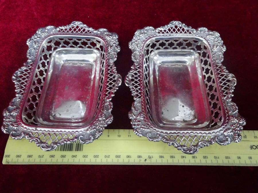 Lovely Vintage Set Of Hallmarked Sterling Silver Bon Bon Dishes Sheffield 1910 - 11 (117 Grams)