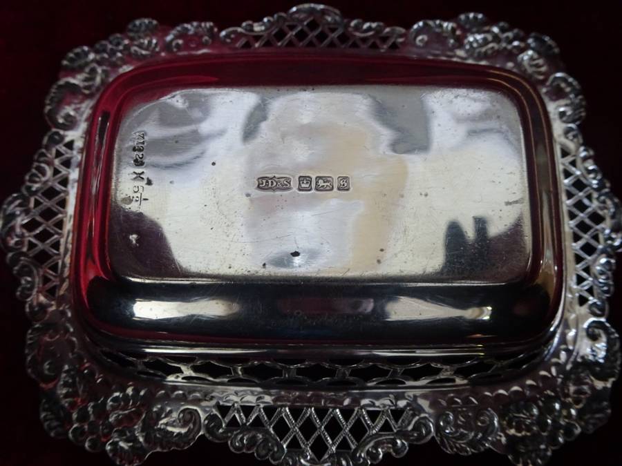 Lovely Vintage Set Of Hallmarked Sterling Silver Bon Bon Dishes Sheffield 1910 - 11 (117 Grams)