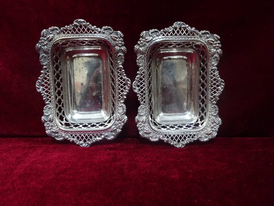 Lovely Vintage Set Of Hallmarked Sterling Silver Bon Bon Dishes Sheffield 1910 - 11 (117 Grams)