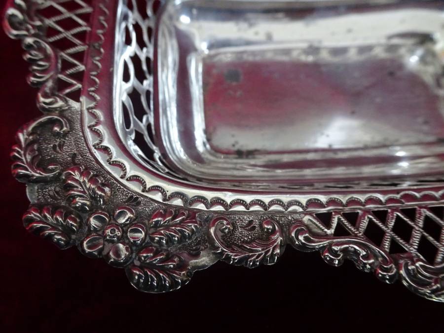 Lovely Vintage Set Of Hallmarked Sterling Silver Bon Bon Dishes Sheffield 1910 - 11 (117 Grams)