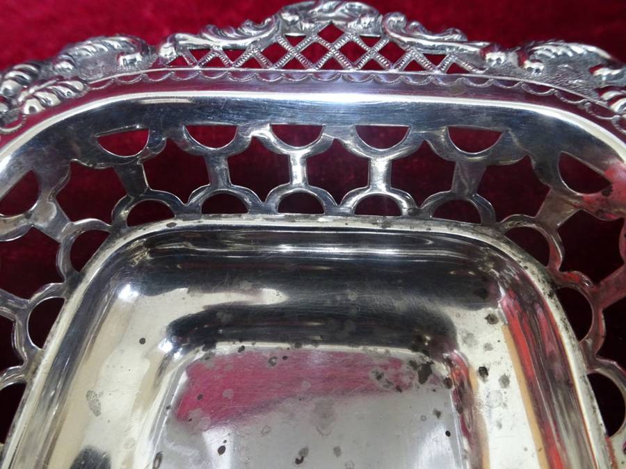 Lovely Vintage Set Of Hallmarked Sterling Silver Bon Bon Dishes Sheffield 1910 - 11 (117 Grams)