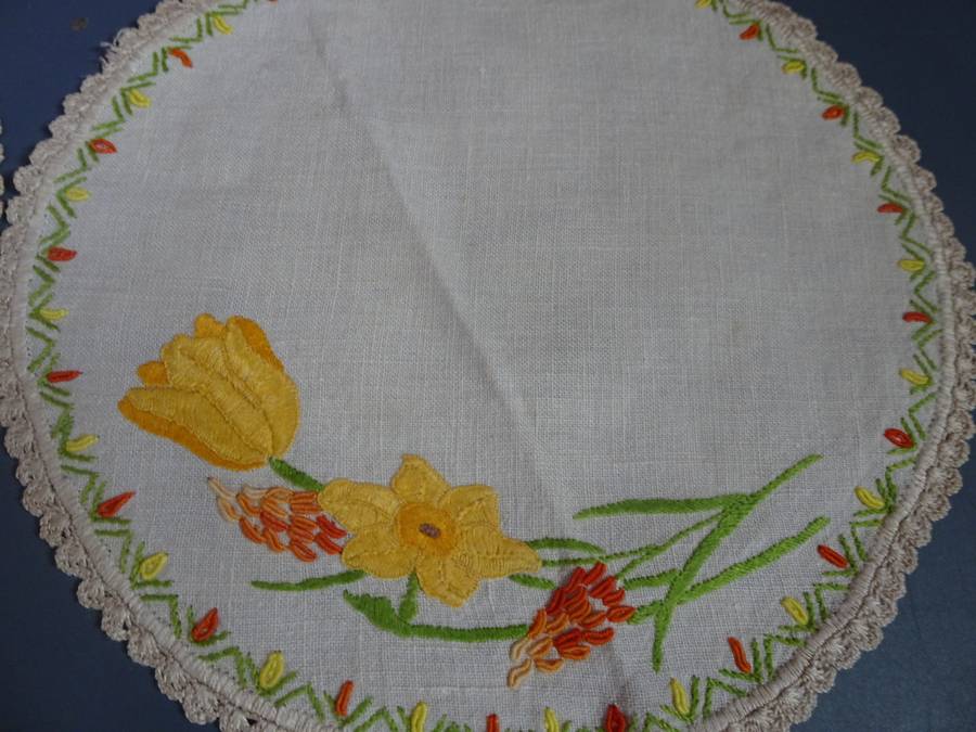 Vintage Set Of Six Embroided Dollies - 25cm x 25cm