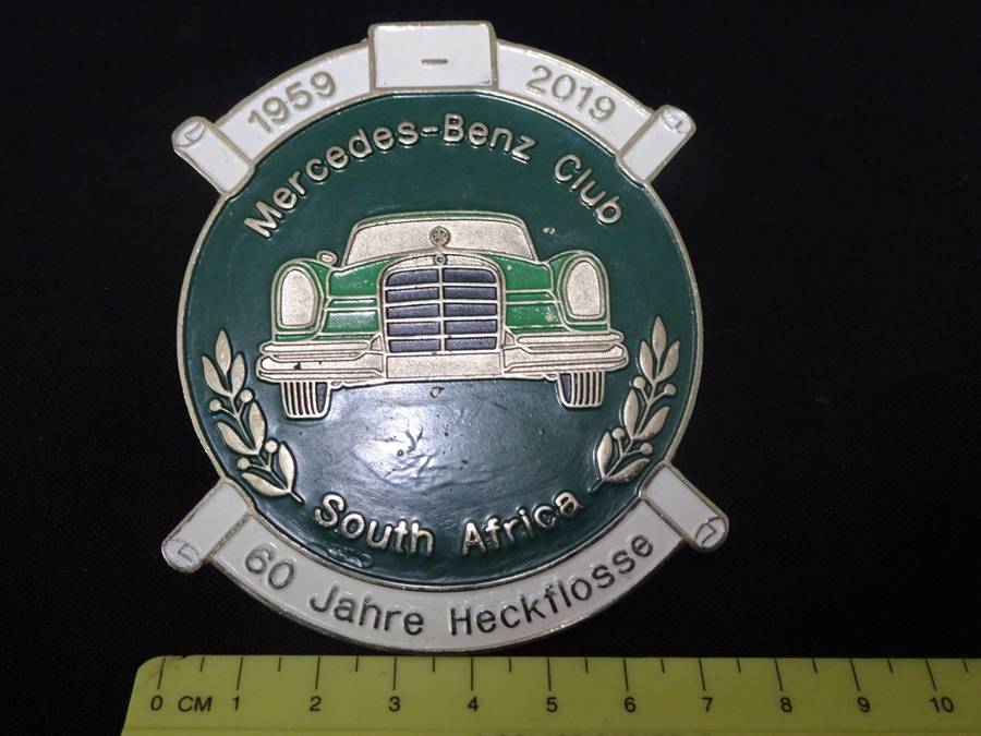 1959 - 2019 Mercedes - Benz Club Of SA 60 Jahre Heckflosse Car Grill Badge - In Excellent Condition