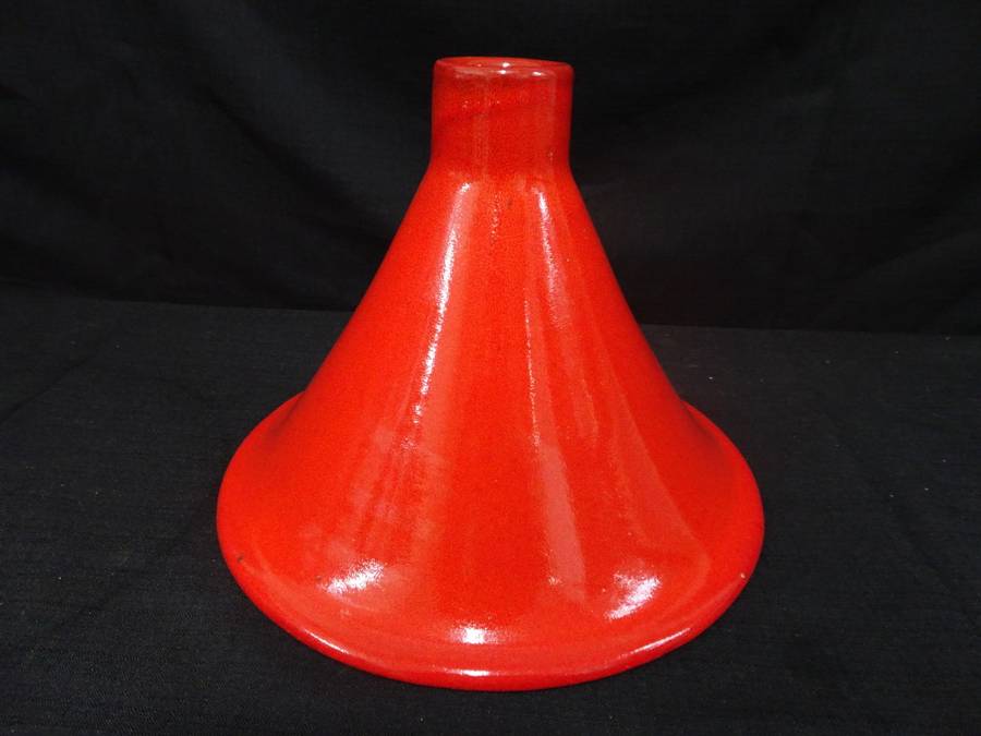 Le Creuset Enameled Cast Iron 2 Quart Moroccan Tagine Cherry Red - In Excellent Condition