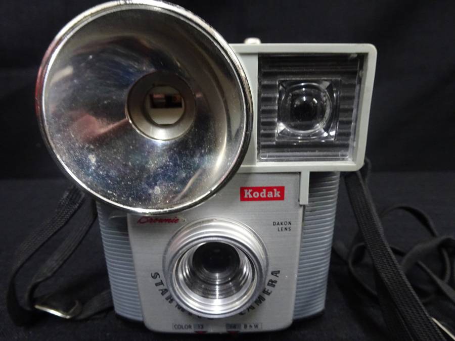 Kodak Vintage 1960`s Starmite Brownie Camera,Dakon Lens Color and B&W Camera, Gray, Display Camera