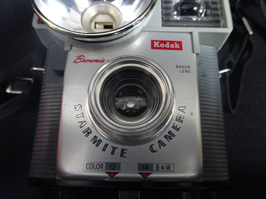 Kodak Vintage 1960`s Starmite Brownie Camera,Dakon Lens Color and B&W Camera, Gray, Display Camera