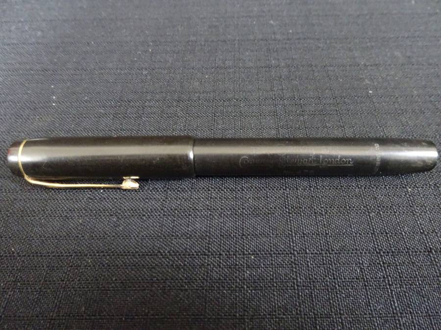 The Conway Stewart London Fountain Pen No 475 With 14ct Gold Nip - Made In England - See Description