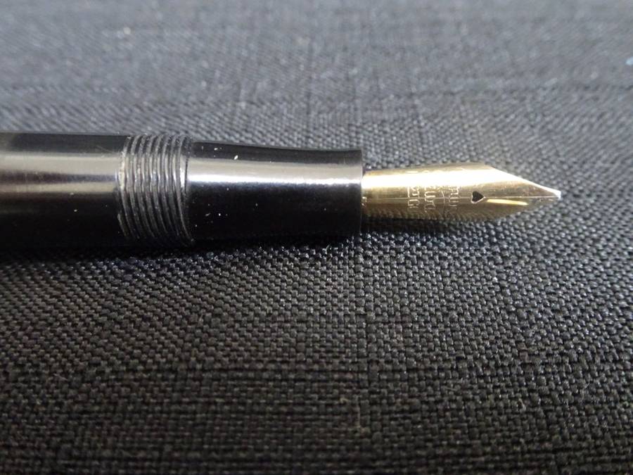 The Conway Stewart London Fountain Pen No 475 With 14ct Gold Nip - Made In England - See Description